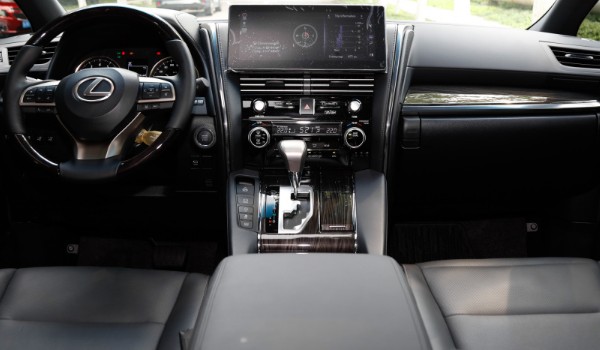 lm商務車多少錢 雷克薩斯lm商務車售價116萬