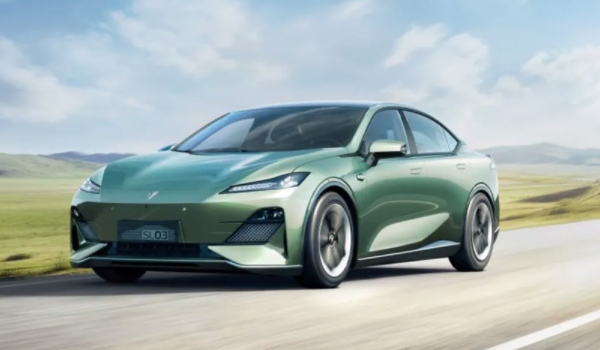 長(zhǎng)安深藍(lán)sl03最新消息 車輛已經(jīng)上市銷售(屬于中型級(jí)別車輛)