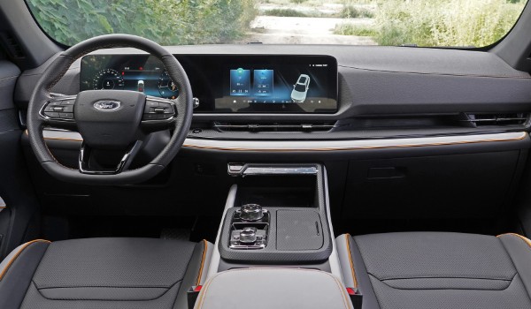 福特領睿口碑怎么樣 車身長達4.6米(搭載1.5T發動機)