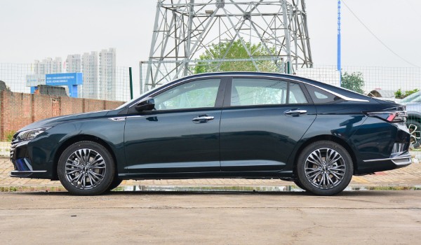 風神奕炫max油耗高嗎 百公里油耗實測7.8L(一公里消耗7毛錢)