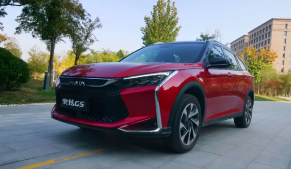 東風風神奕炫gs2021新款車 車輛燃油經濟性好（百公里耗油量5.8~6.7升）