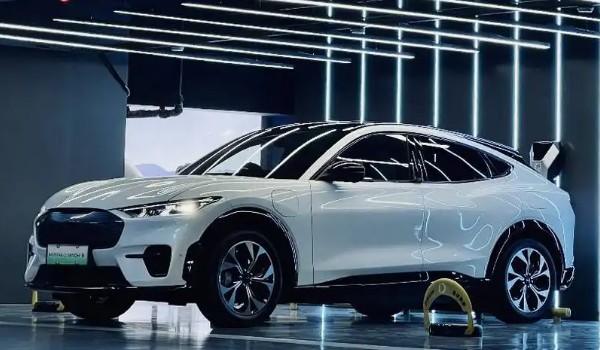 福特電馬續航多少公里 續航可達619km(采用三元鋰電池)