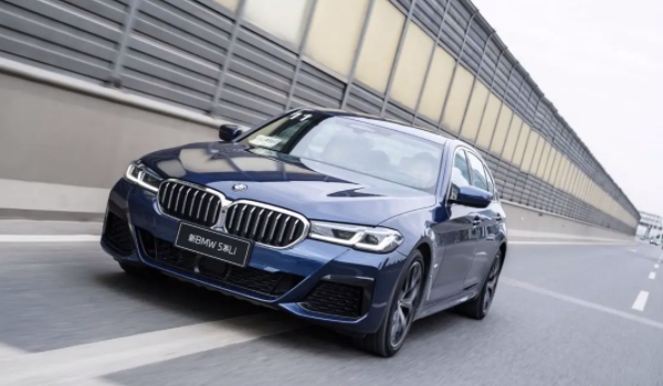 寶馬530LI新款2022款裸車價 新款寶馬530LI僅售47.19萬(分期首付19.79萬元)