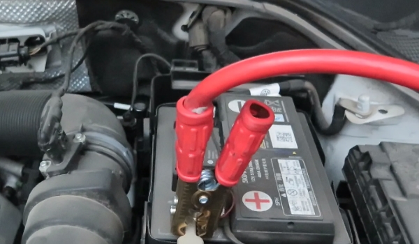 汽車電瓶壽命多久 電瓶壽命2年到6年時間（注意電瓶的保養）