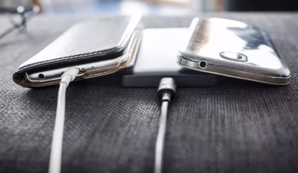 充電寶放在車里面會爆炸嗎 會出現爆炸(要妥善保管)