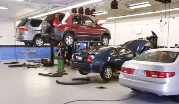 4s店保養和外面保養有什么區別 價格,配件,技術都有所不同