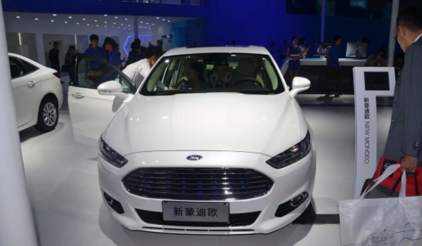 福特蒙迪歐二手車價格 不同車況價格不同(二手車價格5-15萬元之間)