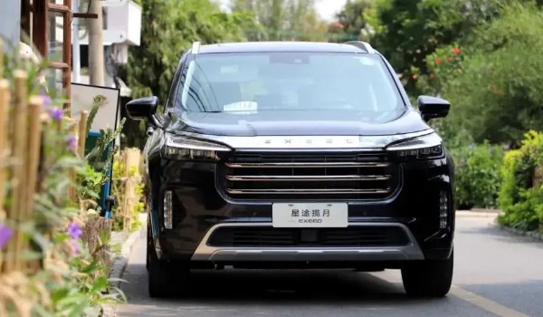 攬月行政豪華版2022價格 沒有行政豪華版車型(攬月售價17萬一輛)