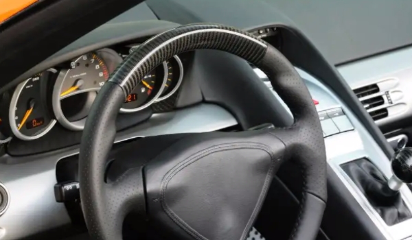 打方向盤有咯噔異響 及時到售后服務部門檢查(杜絕安全隱患)