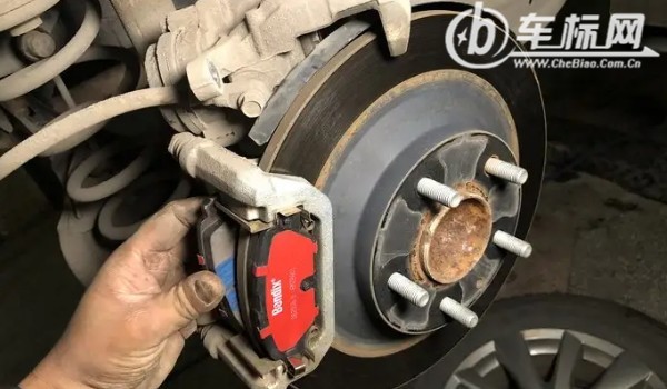 剎車變軟要踩很深才能剎住 三種原因造成(剎車片磨損嚴重)