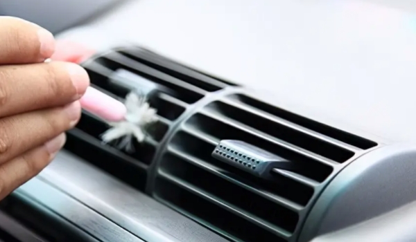 汽車空調有風但不制冷 AC開關沒有打開（空調系統損壞）