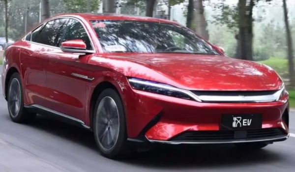 比亞迪漢和比亞迪e9哪個好 比亞迪漢好(配置更加豐富一些)