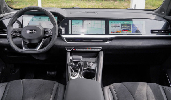 領克05和星越L怎么選 領克05馬力可達265匹(星越L車身長達4.7米)