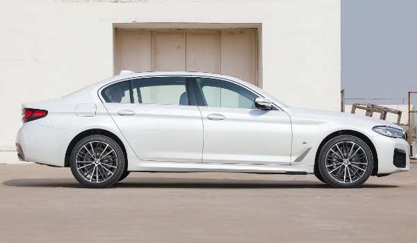 寶馬5系報價2022款價格及圖片 2022款寶馬5系售價36萬(落地41萬)