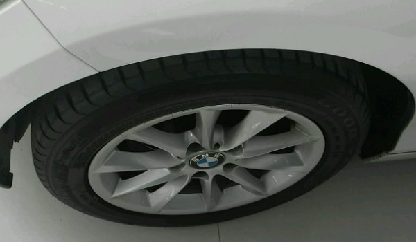 寶馬1系輪胎型號規格是什么 輪胎型號225/40 r18(米其林輪胎)