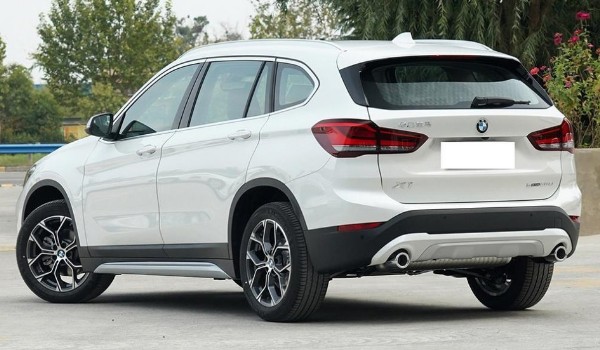 奔馳glb和寶馬x1買(mǎi)哪個(gè) 奔馳glb車(chē)長(zhǎng)4.6米(配置非常豐富)