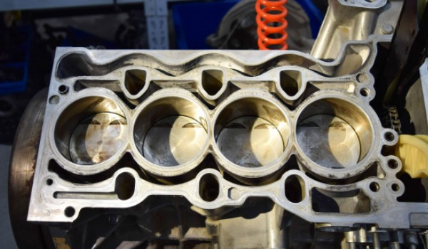 路虎發現2.0t動力怎么樣 輸出馬力可達300匹(動力十分強勁)