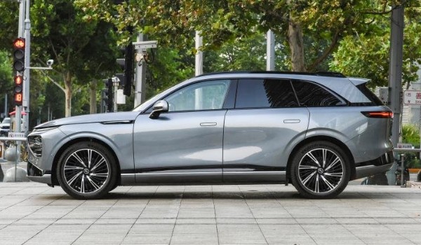 阿維塔11和小鵬g9怎么選 小鵬g9車身長達4.9米(配置豐富)