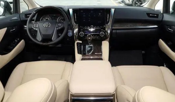 豐田威爾法安全系數高嗎 主動安全配置豐富(搭載7大氣囊)