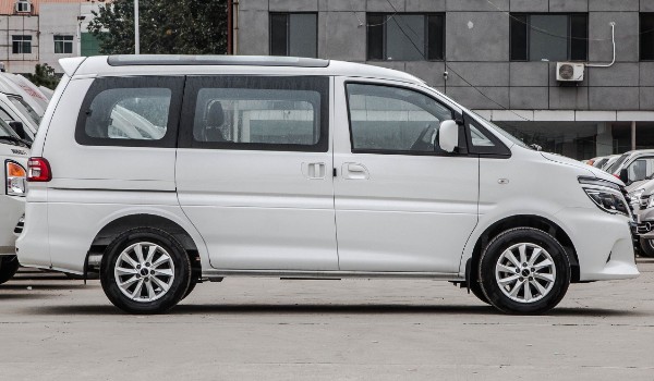 東風風行菱智m5首付多少錢 分期首付1萬(36期月供1210元)