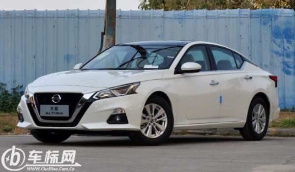 日產天籟分期首付多少錢 分期首付5萬(36期月供3758元)