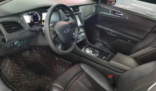 福特金牛座油耗多少真實(shí)油耗 百公里油耗11L(油耗一公里8毛錢(qián))