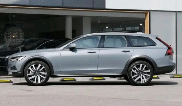 沃爾沃v90參數配置詳細 馬力可達250匹(搭載2.0T發動機)