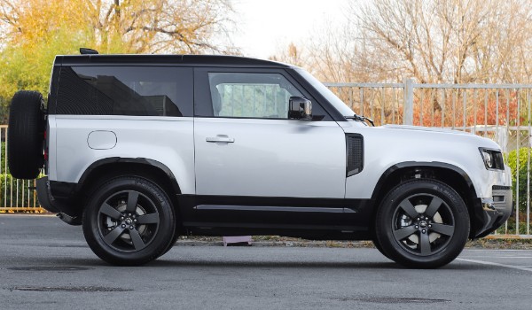 路虎衛士2023款報價及圖片 2023款衛士售價71萬(分期首付21萬)