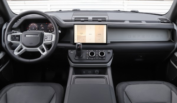 路虎衛士油耗高不高 百公里油耗14.2L(油耗一公里1.1元)