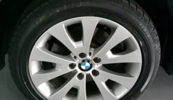 寶馬x3輪胎型號規格 兩種輪胎型號(前輪245/45 r20)