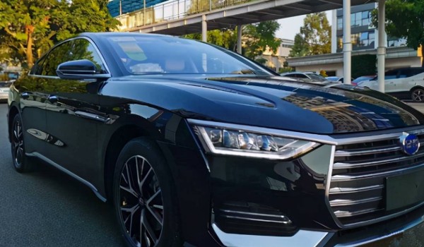 比亞迪e9配置參數 續航可達506km(車身長達4.9米)