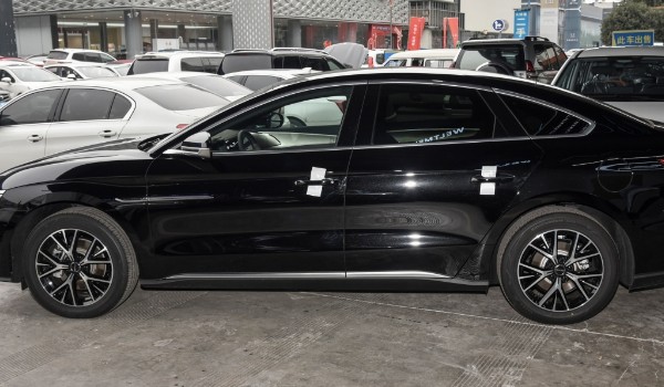 比亞迪e9配置參數 續航可達506km(車身長達4.9米)