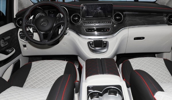 博速v級商務車多少錢 2023款博速v級售價221萬(分期首付66萬)