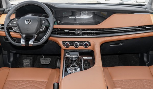 長安cs95這車怎么樣值得買嗎 馬力可達(dá)233匹(油耗實(shí)測12.2L)