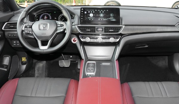 本田英仕派和凱美瑞哪個好 凱美瑞動力更強(英仕派車長4.9米)