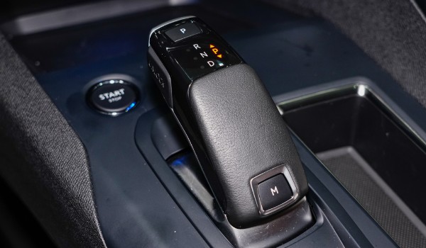 標致4008的變速箱是什么品牌的 愛信8at變速箱(變速平順壽命長)