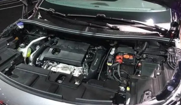 標致4008動力怎么樣 馬力可達211匹(搭載1.8T發動機)