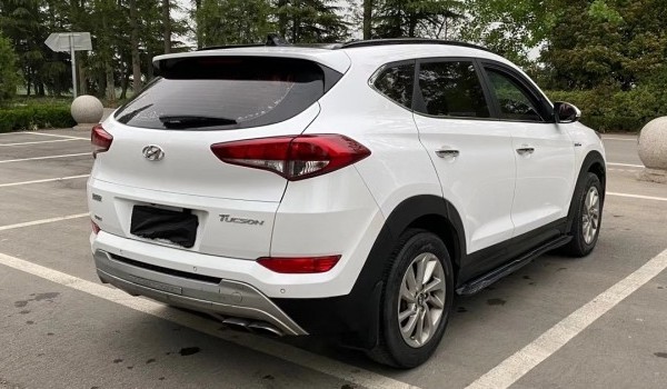 現代途勝和本田皓影哪個好 皓影車長4.7米(配置功能豐富)