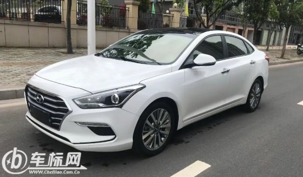 現代名圖二手車價格多少錢一輛 二手價5萬(表顯里程5.3萬公里)