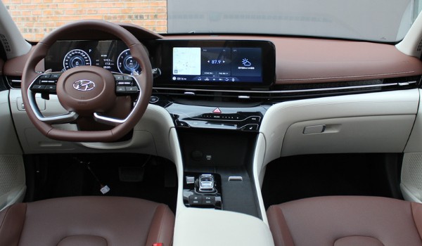 現代名圖怎么樣值得買嗎 油耗實測8.8L(馬力可達170匹)