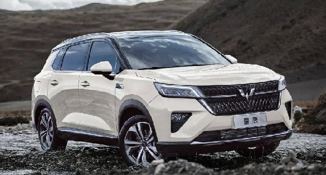 五菱星辰suv2022款價格及圖片，售價9.98-10.98萬元油耗略偏高