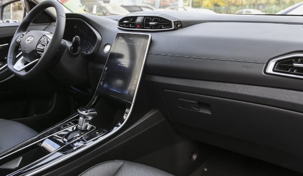 現代ix25安全性怎么樣 駕駛輔助功能豐富(搭載六個氣囊)