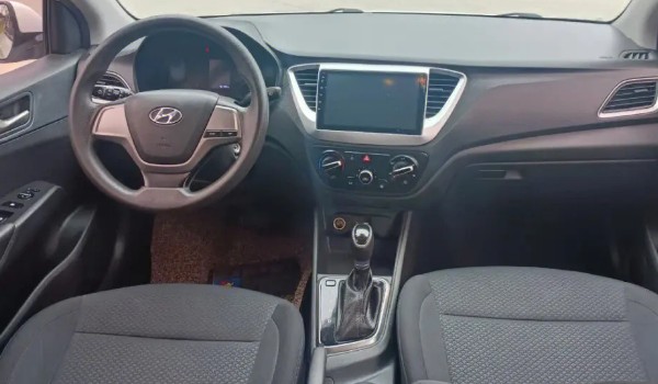 現代悅納油耗一公里多少錢 一公里4毛錢(駕駛習慣影響油耗)