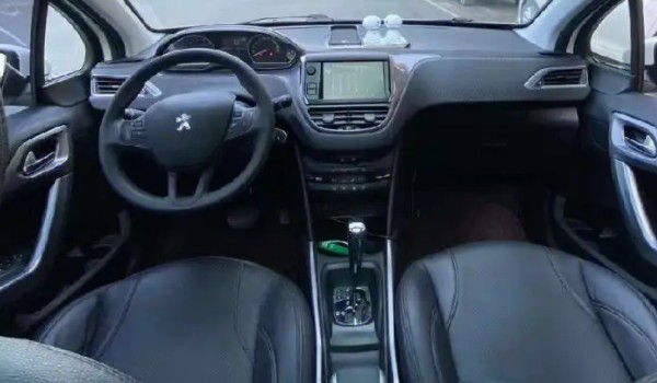 標致2008安全性怎么樣 主動安全配置齊全(搭載4個氣囊)