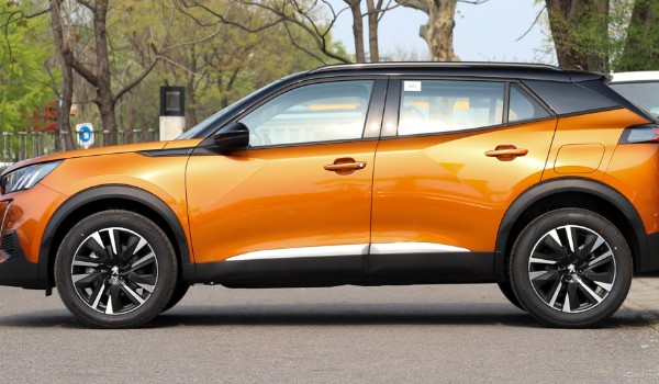 標致2008和現代ix25哪個好 2008動力更強(售價9萬一輛)