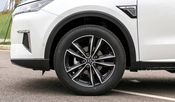 啟辰星輪胎什么牌子 優科豪馬輪胎(十分耐磨省油)