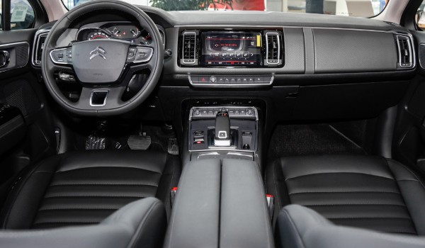 雪鐵龍c6配置參數如何 車長將近5米(馬力可達211匹)