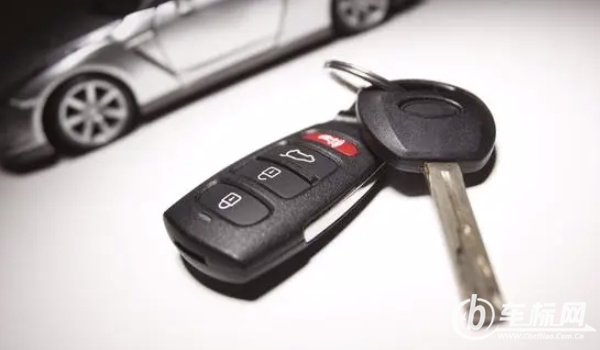 汽車鑰匙丟了配一把多少錢 是50元到500元之間(智能鑰匙貴一些)