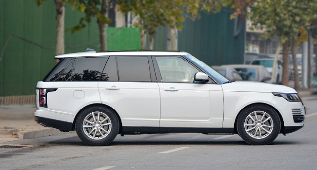 路虎攬勝2022款報價及圖片,售價區間142.8萬-332.8萬元