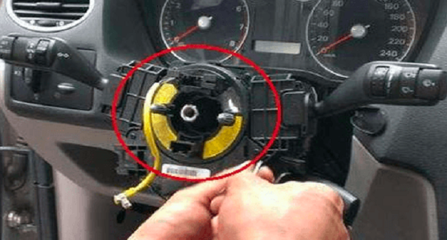 打方向盤有咯噔異響,出現異響要及時檢查維護